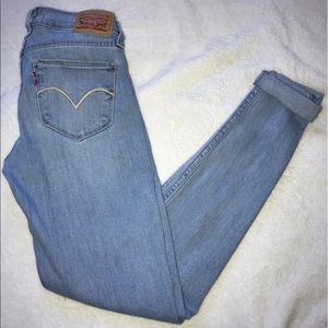 Women’s skinny Levi jeans